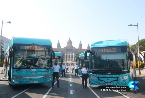Presentació del nou servei de l'Aerobús a l'avinguda Reina Maria Cristina de Barcelona.